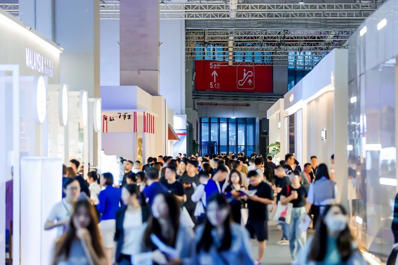 2025上海国际家具展 出海加速器 | 品牌出海全球会客厅，从上海虹桥出发！